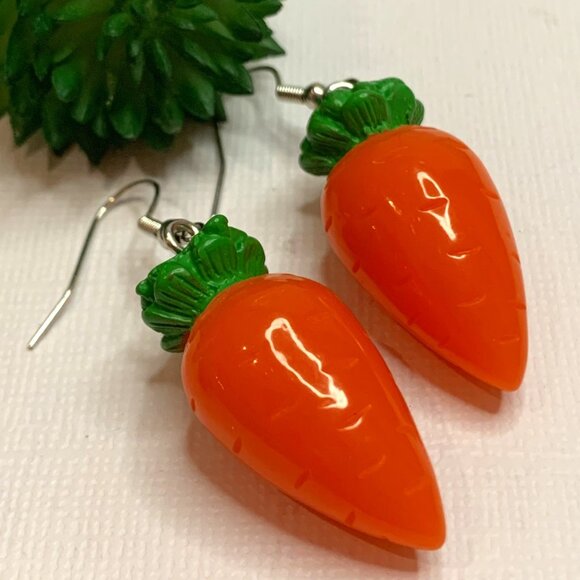 Carrot Earring, Vegetable Earring, Funny Food Earring, Easter Earring, Gift Idea - Picture 1 of 5